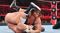 双打冠军赛，复兴组合再战扎克·莱德&柯特·霍金斯！《WWE RAW 2019.04.09》