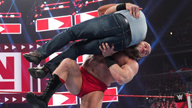 独狼高调言论引来科特·安格“复出”，小黑羊红色品牌首秀！《WWE RAW 2019.04.09》