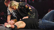惋惜！疯子的最后一场比赛竟然是以这种形式结束的……《WWE RAW 2019.04.09》