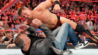 米兹为父亲而战单挑鲍比·莱斯利！《WWE RAW 2019.04.30》