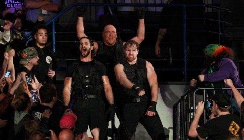 WWE十大名誉搭档 ：科特·安格顶替罗曼·雷恩斯加盟圣盾！