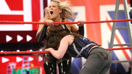 女子四重威胁赛，布里斯预演夺包时刻！《WWE RAW 2019.05.14》