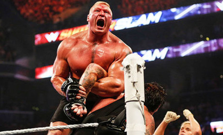 WWE挂王强势回归，弑兽者塞斯·罗林斯麻烦大了！