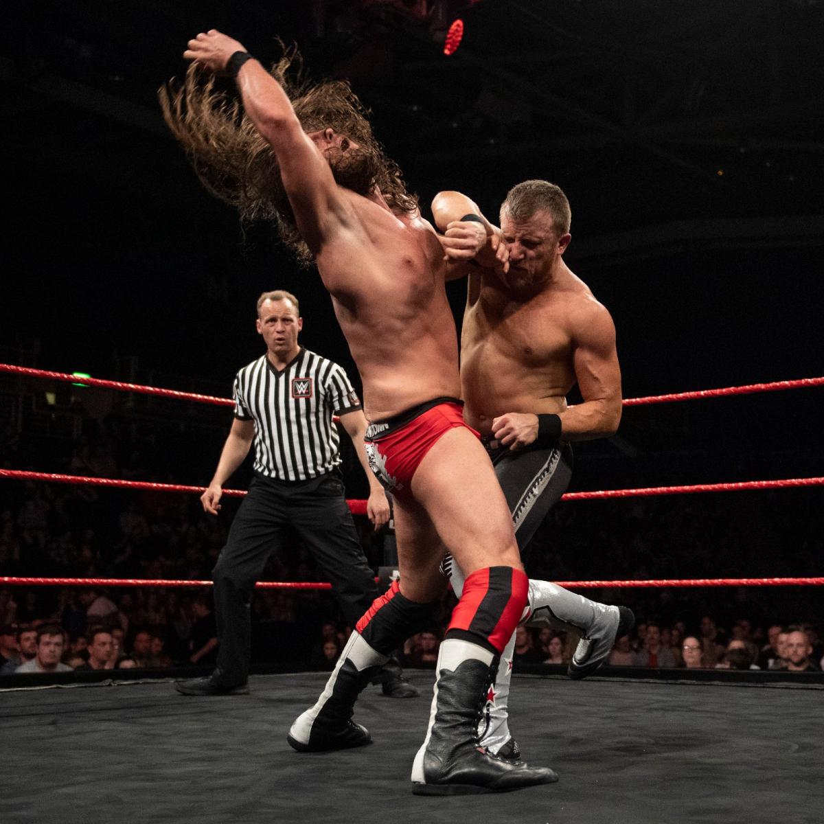 前NXT英国冠军大战现任NXT英国冠军！《WWE NXT UK 2019.05.23》