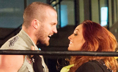 这对情侣档被爆合约即将到期，或将离开WWE！
