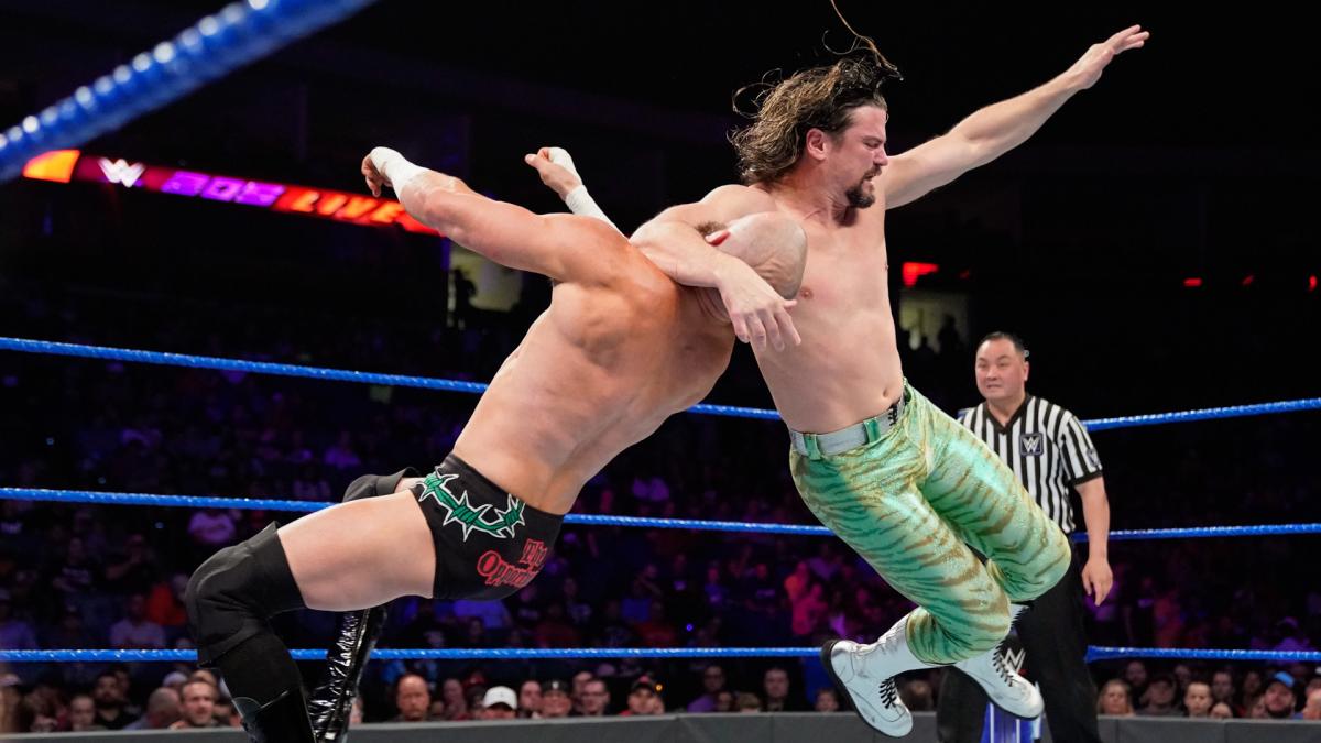 麦克·肯尼尔斯击败了前WWE轻量级冠军？《WWE 205 Live 2019.05.30》