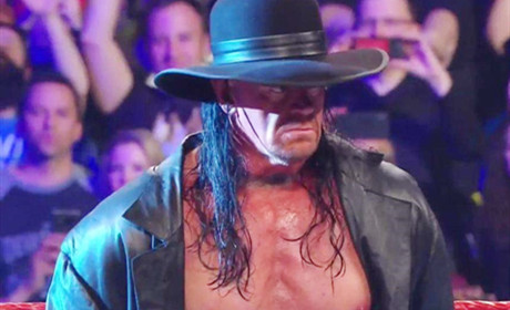 WWE葬爷在直播结束后继续进行了演讲，画面首曝光！