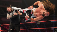 罗林斯大战欧文斯，暴打“裁判”！《WWE RAW 2019.06.11》
