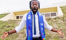 WWE明星选手已陆续回国，科菲第一时间发推报平安！