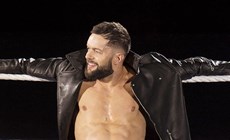 WWE恶魔王子纹身上瘾，短短一个多月添三个纹身！