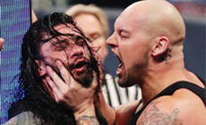 WWE罗曼被虐获超高收视量，可是接下来独狼要倒大霉！