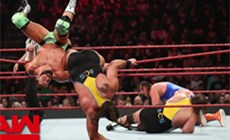 WWE扎克·莱德晒腿部大面积纹身，意义特殊！
