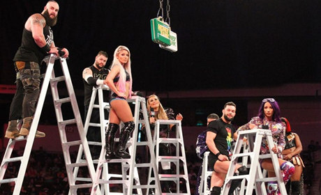 WWE《合约阶梯大赛2020》新添冠军对决，上演四重楚歌赛！