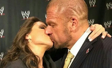 WWE大公主与王大锤初吻的时间曝光，网友：大锤你真牛！