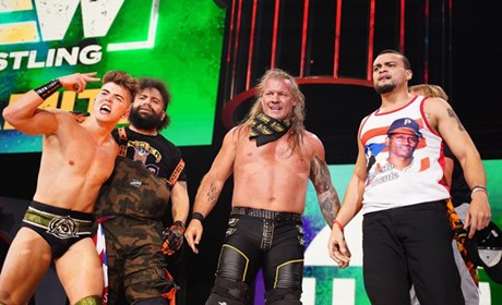 老贼的脸肿了！知名媒体爆料WWE明星对于AEW的兴致并不高！