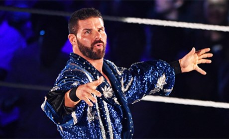 WWE罗伯特·鲁德正式在RAW实现首秀，直接挑战WWE冠军
