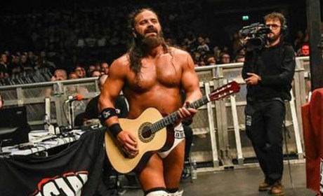WWE欲签约詹姆斯·斯托姆是为了与鲁德重组？真实剧情计划曝光！