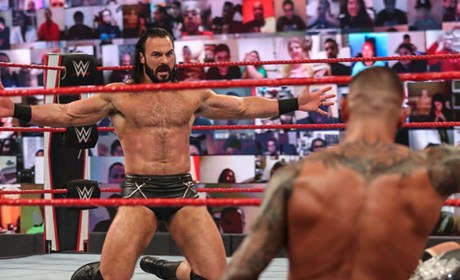 下周RAW兰迪将捍卫WWE冠军，冠军会易手吗？毒蛇这样说！