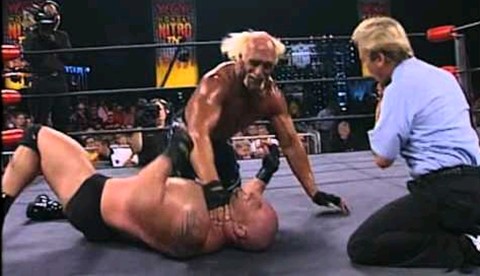 高柏飞冲肩+战神之锤搞定霍根加冕WCW冠军！