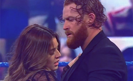 外媒爆料WWE有意在节目中增添更多浪漫剧情，包括性暗示！