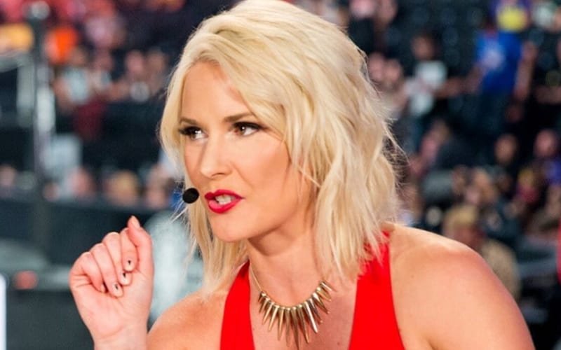 蕾妮·杨怒斥WWE解雇狂潮：公司高层严重失职，这一切糟透了！