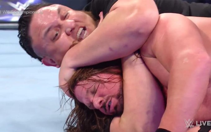 WWE现象大师首度承认肥乔曾在现场锁晕自己，失去意识！