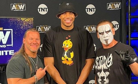 NBA超级巨星字母哥现身AEW狂暴节目！