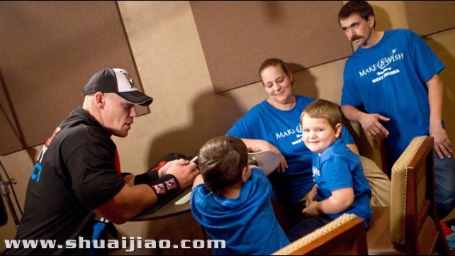 Triple H, John Cena与Randy Orton探访儿童