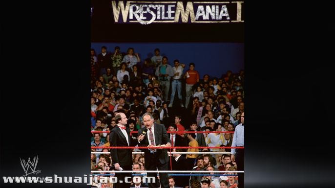 一同回顾摔角狂热4的精彩瞬间