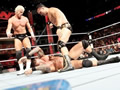 艾伯托&多尔夫 vs 科菲&兰迪《RAW 2012.11.13》