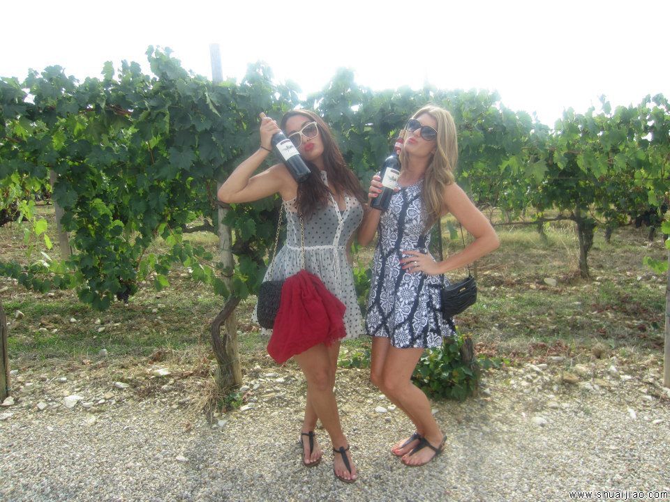 贝拉姐妹在意大利婚礼现场照