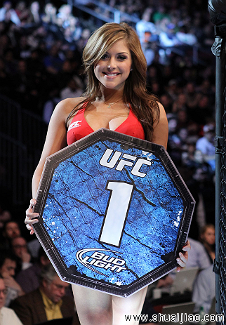 UFC甜美举牌女郎布里特妮·帕默 