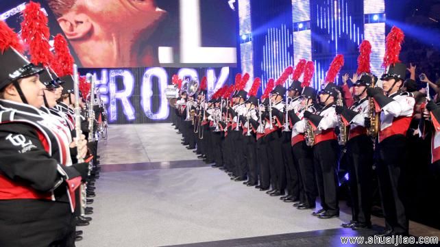 洛克揭示新WWE冠军腰带《RAW 2013.02.19》