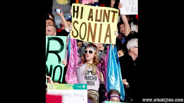 RAW粉丝现场标语大荟萃牌(2013.02.26) 