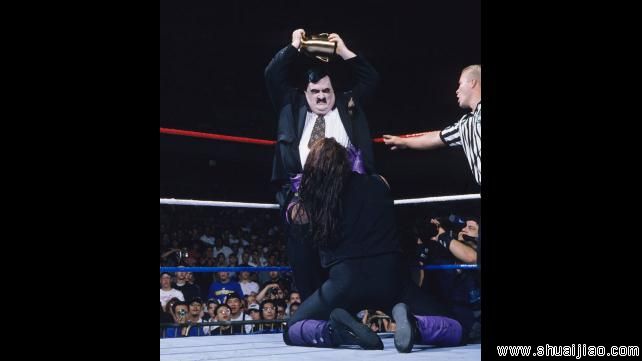 保罗·贝尔的道具骨灰罐