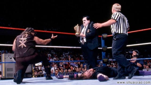 保罗·贝尔的道具骨灰罐