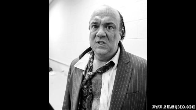 本周RAW保罗·海曼遭HHH攻击后狼狈花絮照