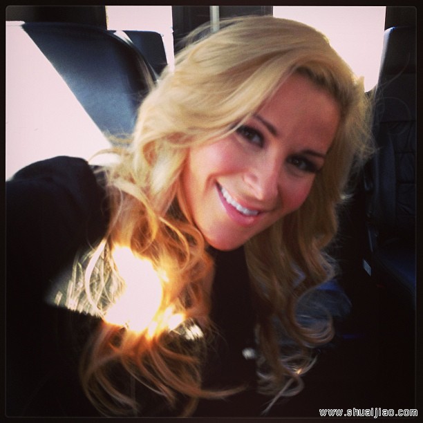 WWE巨星探访美军现场自拍照(2013)