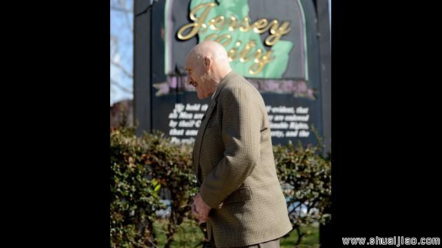 泽西市关键人物布鲁诺·撒姆马提诺