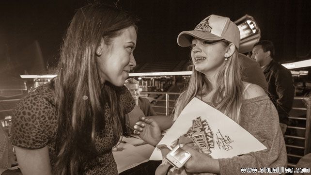 摔角狂热29日记：AJ·李日常生活（4） 