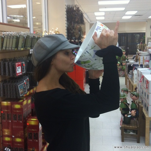 今年名人堂唯一女成员崔西孕前生活照