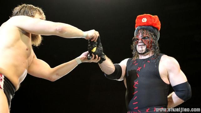 凯恩在莫斯科巡演期间庆祝生日