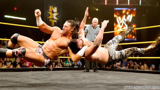 NXT选手恩佐·阿莫雷图片