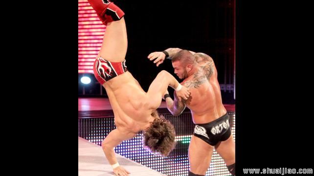 兰迪·奥顿 vs 丹尼尔·布莱恩《RAW 2013.06.25》 兰迪·奥顿 vs 丹尼尔·布莱恩《RAW 2013.06.25》