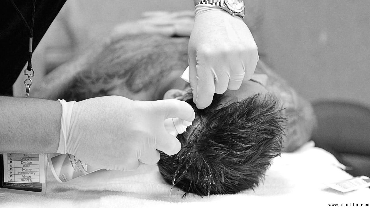 CM朋克、RVD后台接受医治《合约阶梯大赛2013》