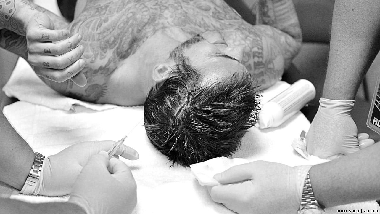 CM朋克、RVD后台接受医治《合约阶梯大赛2013》