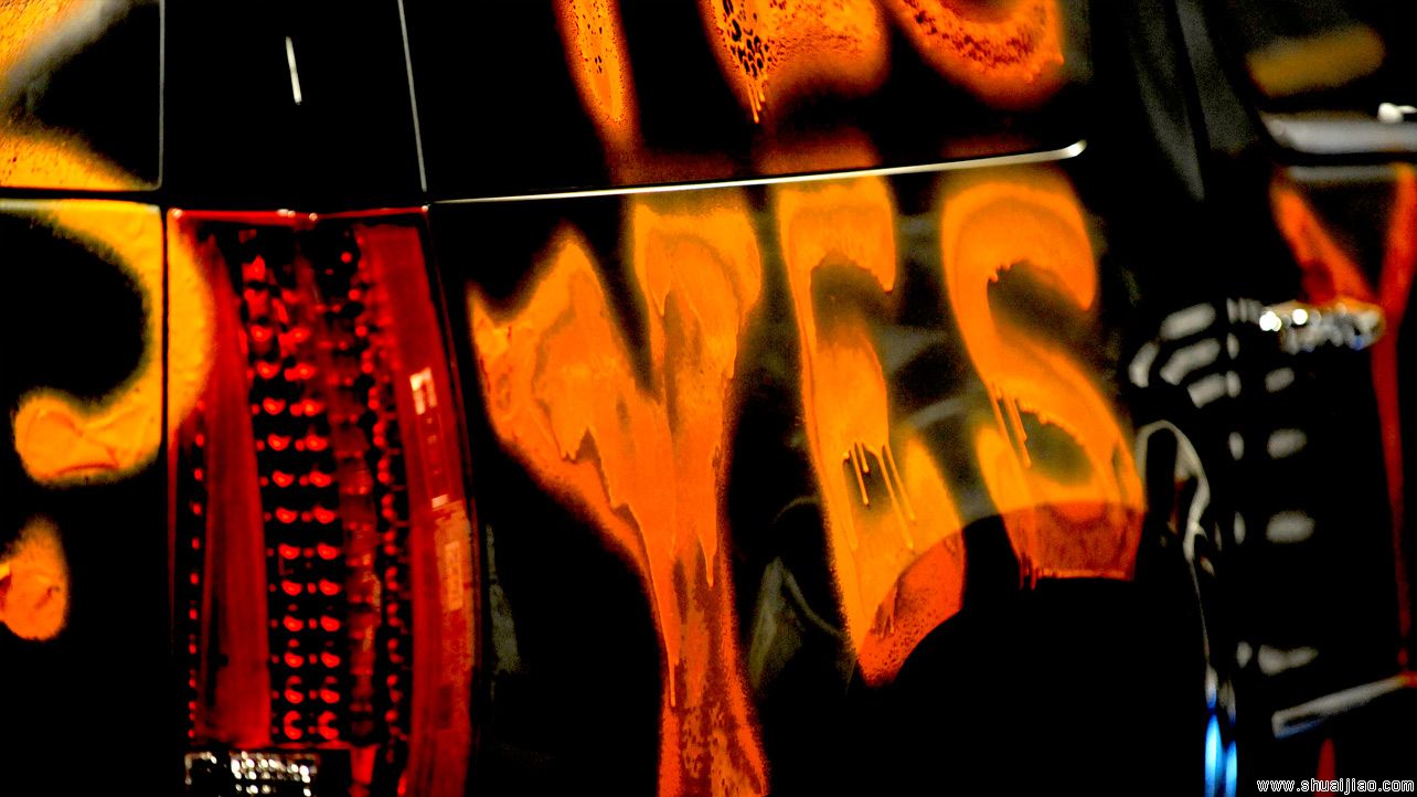 兰迪·奥顿新车被恶搞喷漆 兰迪·奥顿新车被恶搞喷漆