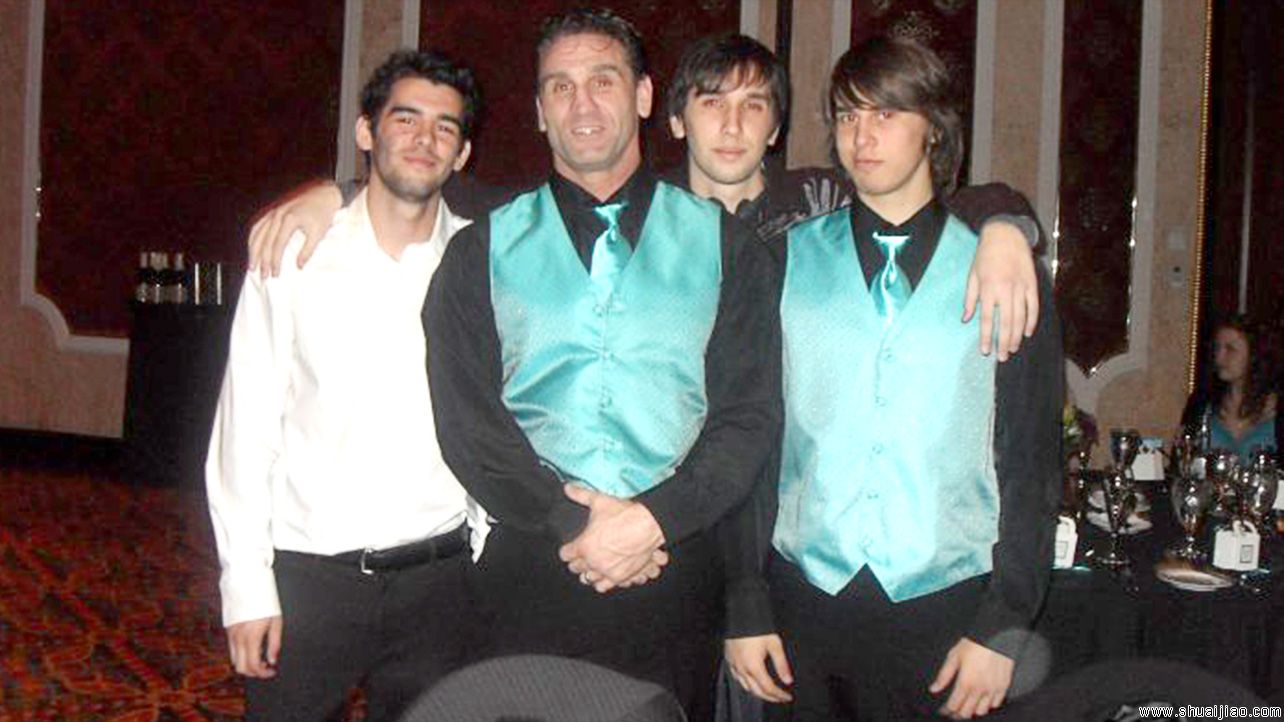 摔角手凯恩·沙姆罗克最新生活照