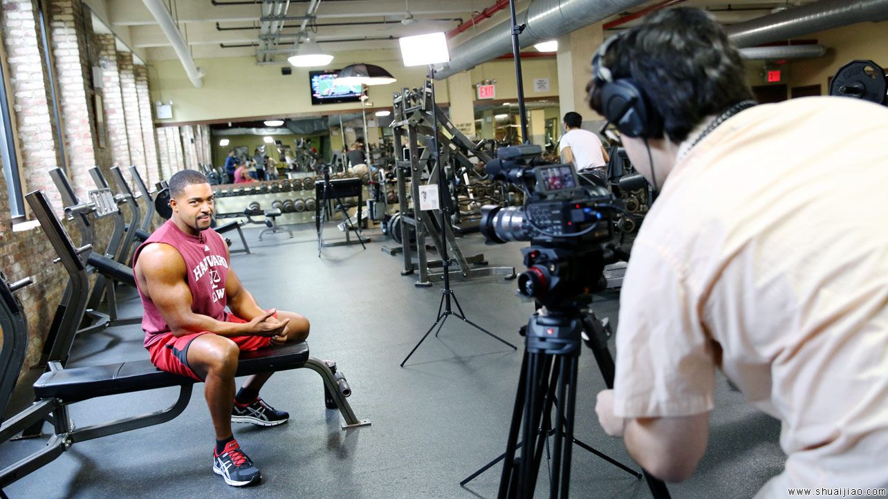 大卫·奥滕加拍摄《肌肉与健身》杂志花絮