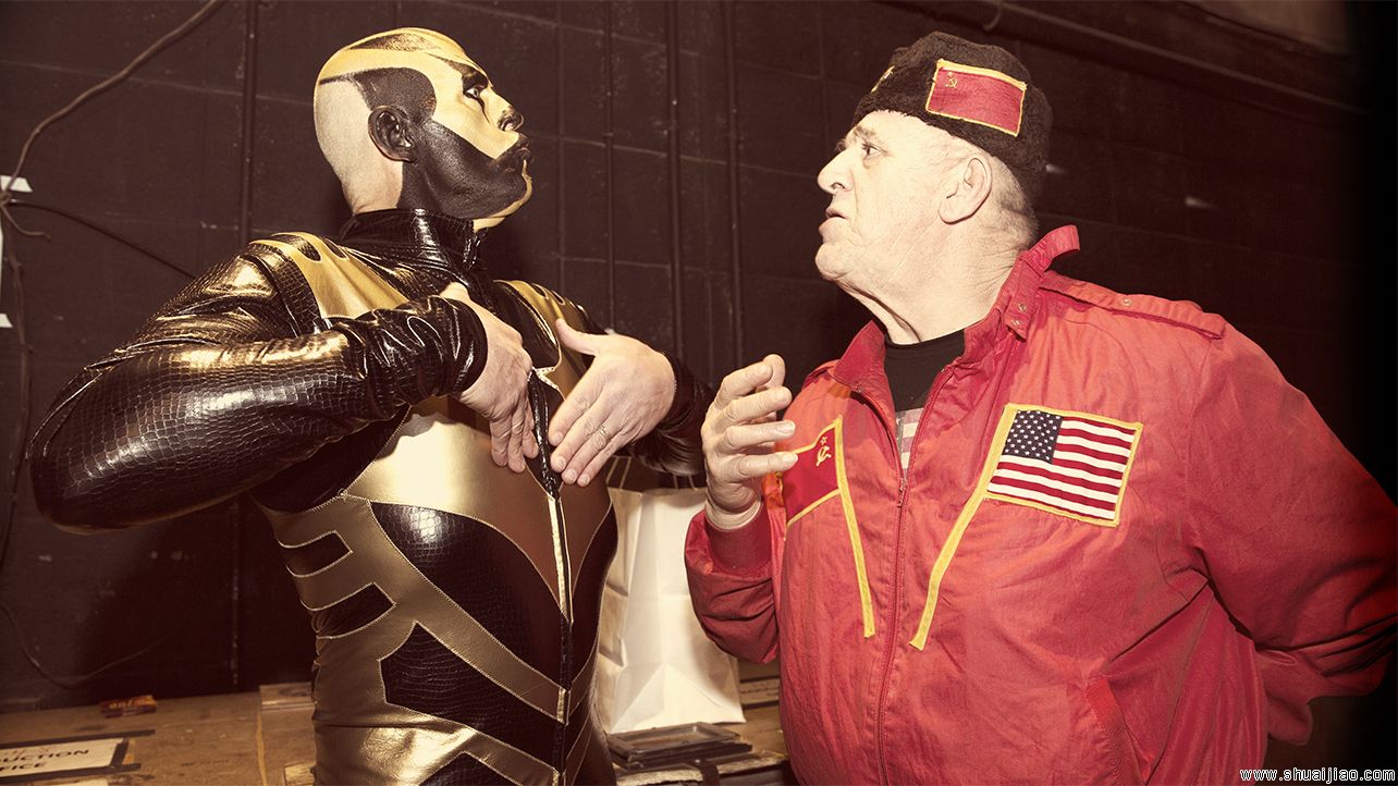 WWE名人堂成员RAW后台合影